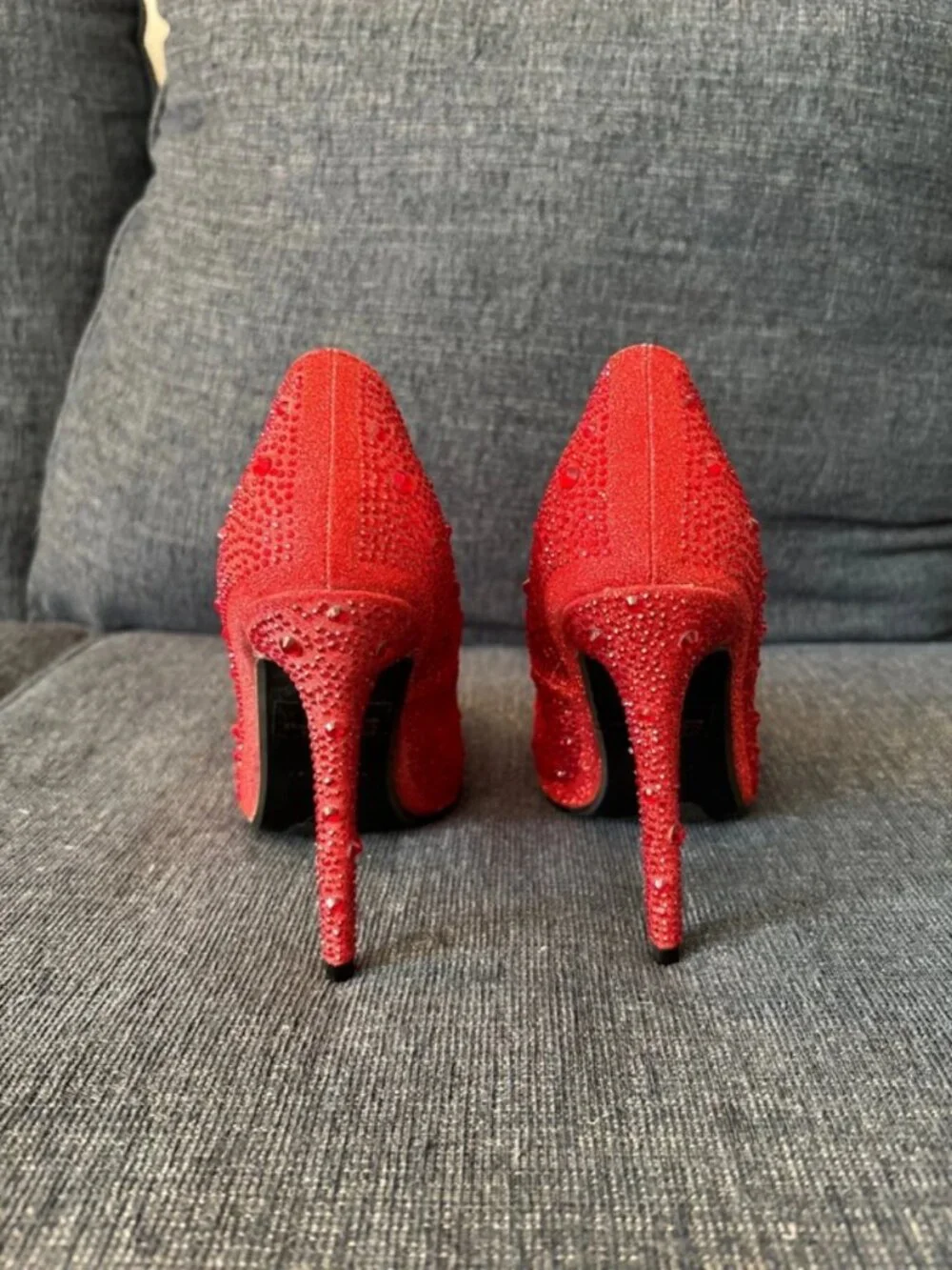 Red stiletto heels 5.5